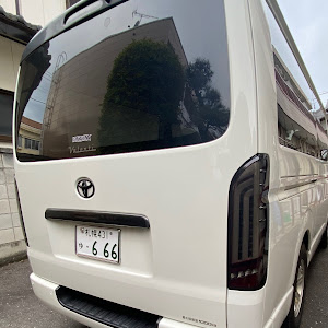 ハイエースバン GDH206V