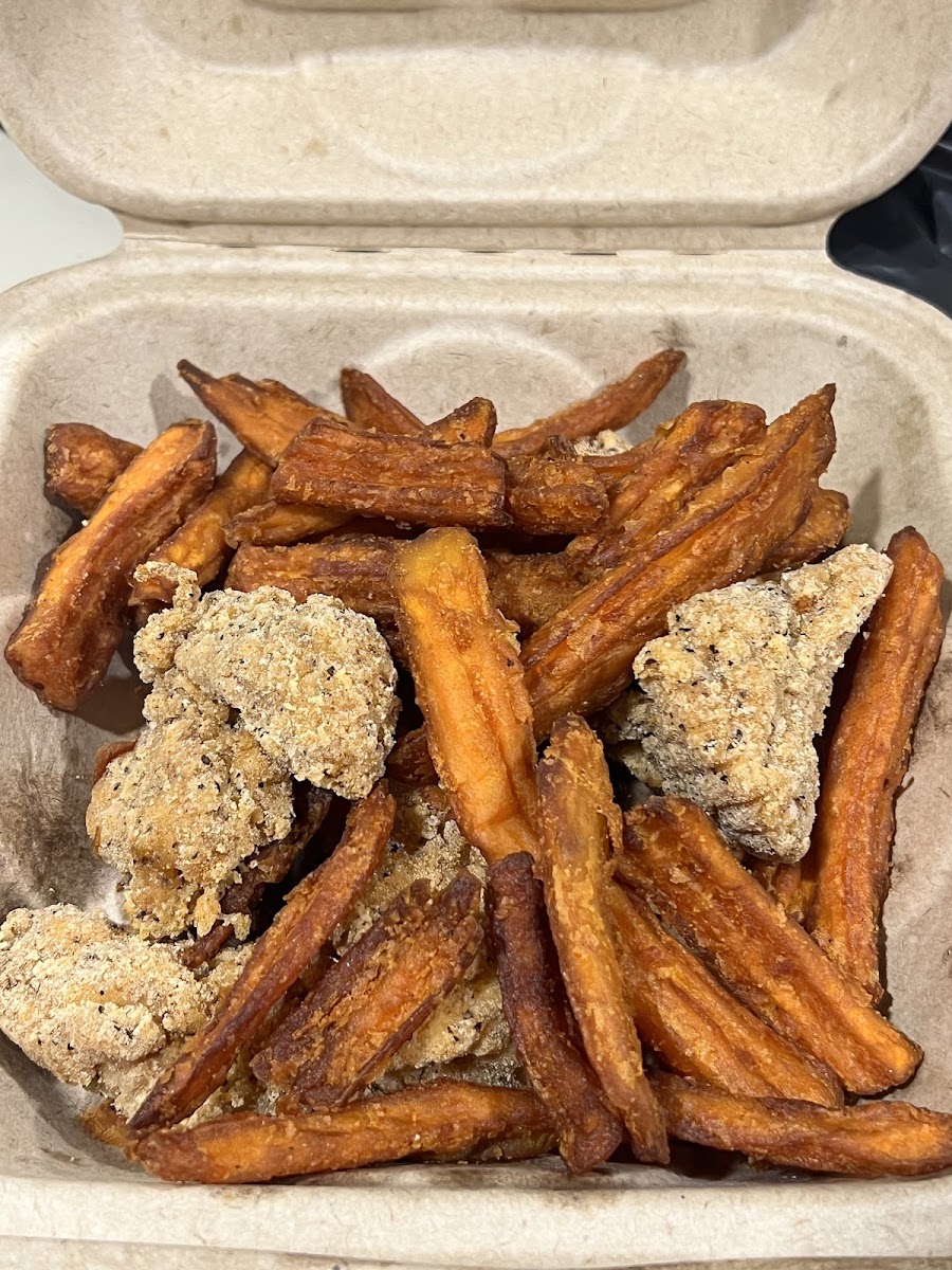 I got this to go because I really wanted to try it. Sweet potato fries were anazing and the seasoning was on point for the tenders!