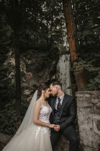 Fotógrafo de casamento Eszter Kelemen (esztellwedding). Foto de 8 de junho 2021