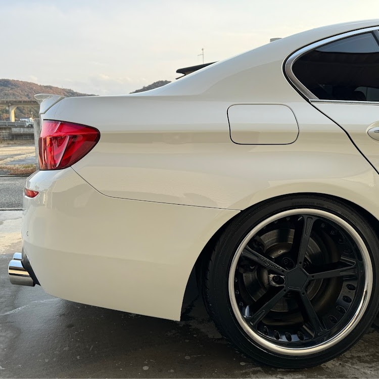 5シリーズ セダンのZ31・BMW F10・シュニッツァーに関するカスタム事例の投稿画像5枚目