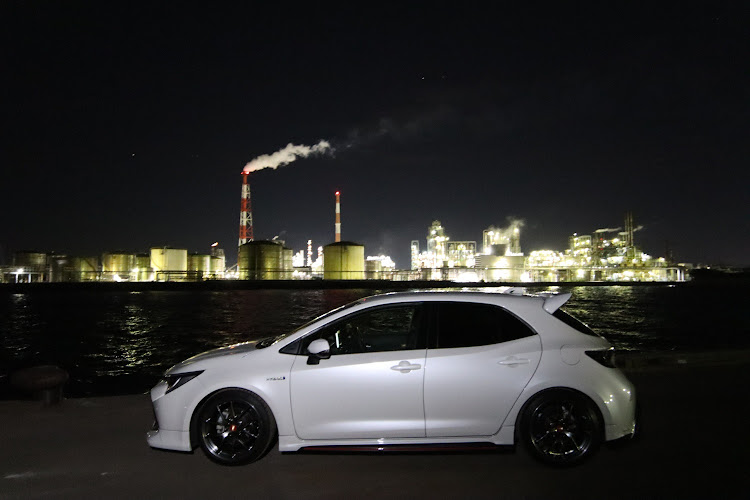 カローラスポーツの吉美埠頭・いつメン集合・いつメンに感謝・工場夜景と愛車・役立たずの照明係に関するカスタム事例の投稿画像10枚目