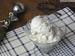 Sugar Free Vanilla Bean Ice Cream- Low Carb & Egg Free was pinched from <a href="http://www.sugarfreemom.com/recipes/sugar-free-vanilla-bean-ice-cream-low-carb-low-cal-egg-free/" target="_blank">www.sugarfreemom.com.</a>