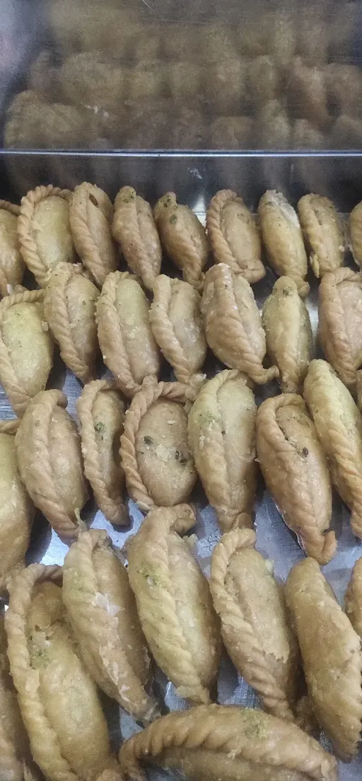 Gujiya Khoya Dry Fruit