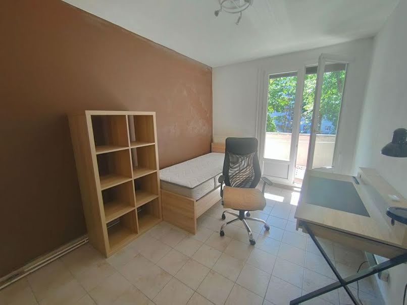 Location meublée appartement 1 pièce 73 m² à Saint-martin-d'heres (38400), 355 €