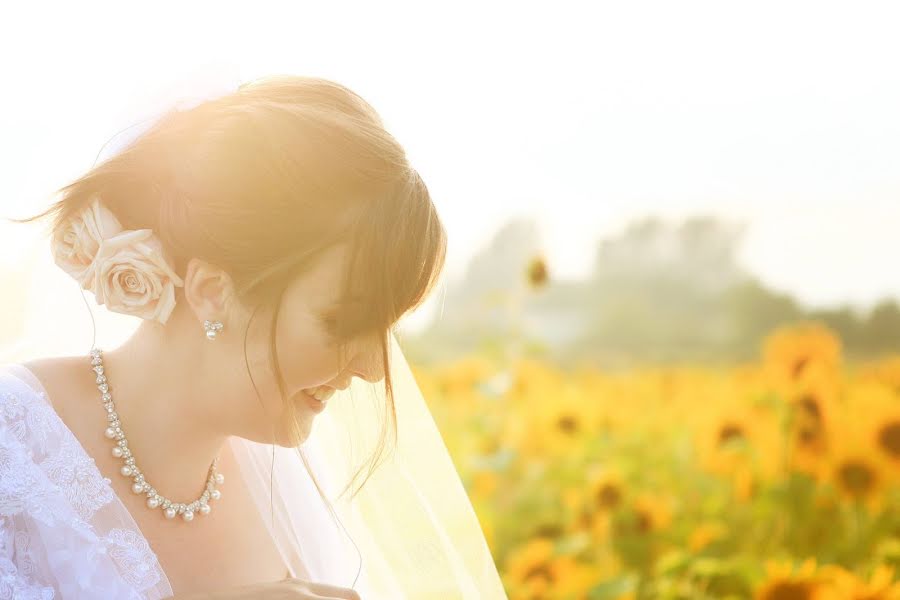 Fotografo di matrimoni Naomi Claire (naomiclaire). Foto del 9 maggio 2019