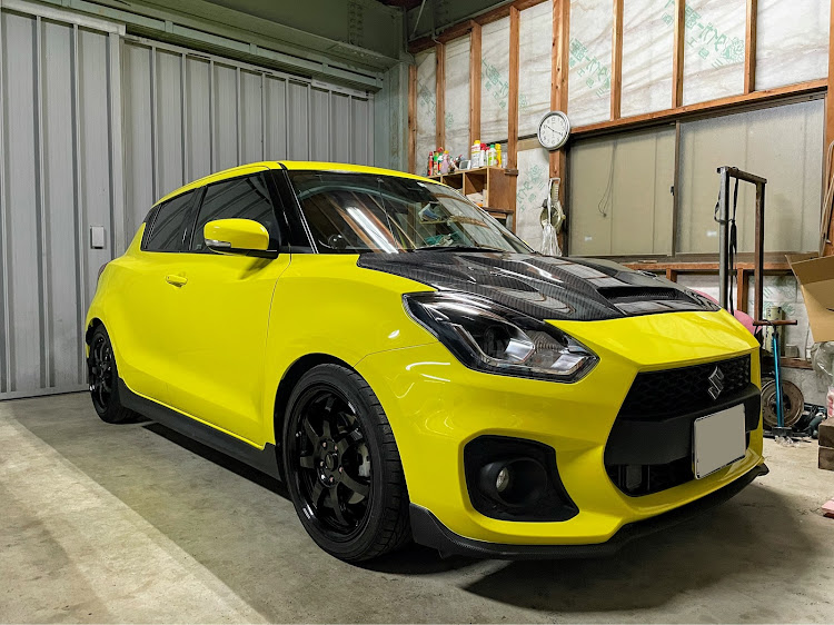 スイフトスポーツのリザルトジャパン・DIY・カーボンボンネット・徳島1号？に関するカスタム事例の投稿画像2枚目