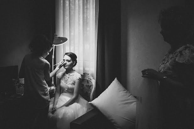 Wedding photographer Szabolcs Locsmándi (thelovereporters). Photo of 19 September 2020