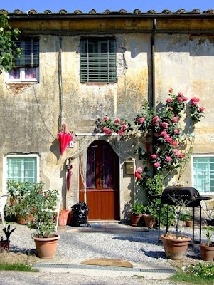 La casa delle rose e ombrelli di Angela1964