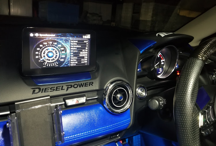 デミオのマツコネ・スピードメーター・AIO・赤を消していくスタイルに関するカスタム事例の投稿画像1枚目
