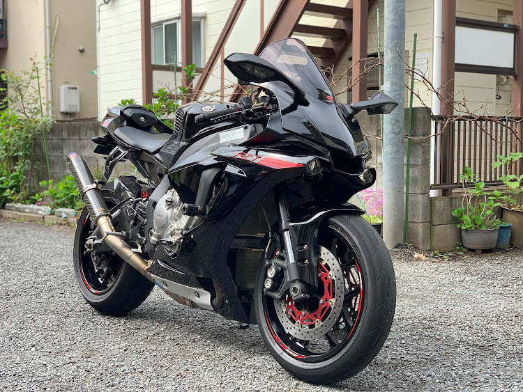 104さんが投稿したYAMAHA・YZF-R1・R1に関するカスタム事例の投稿画像1枚目