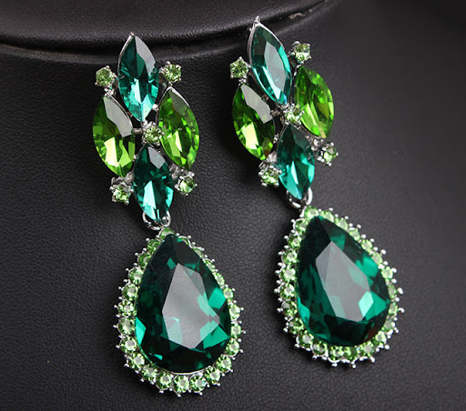 Title 5, Crystal African Necklace Earring Set