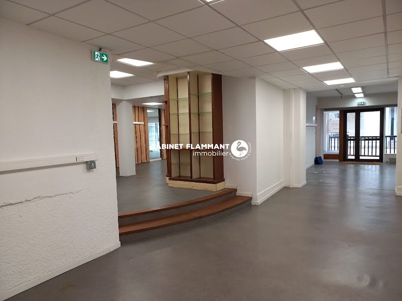 Vente locaux professionnels 7 pièces 180 m² à Semur-en-Auxois (21140), 149 000 €