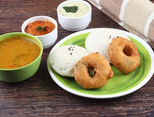 Idli Vada ( 1Pc Idli + 1 Pc Vada)