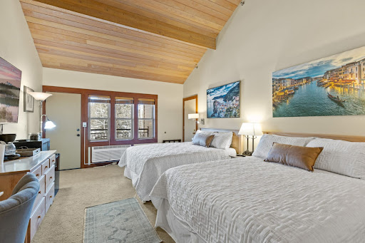 Apartment with pool 2