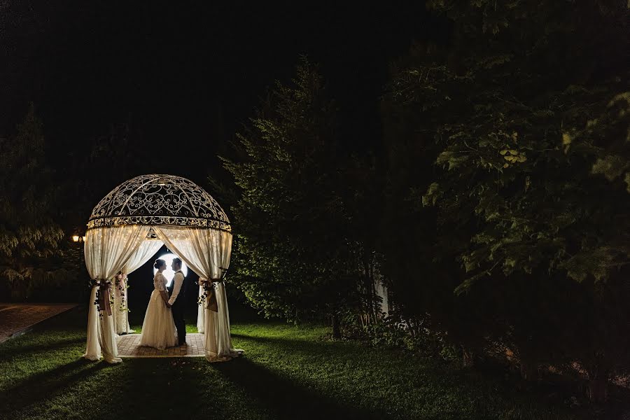 Fotógrafo de casamento Rosen Genov (studioplovdiv). Foto de 4 de junho 2019