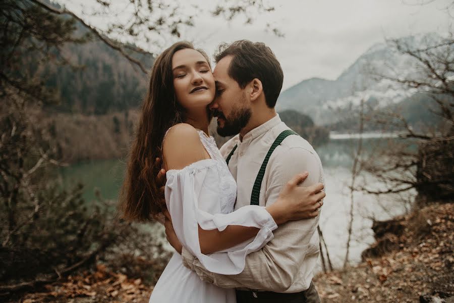 Wedding photographer Darya Lugovaya (lugovaya). Photo of 12 December 2019