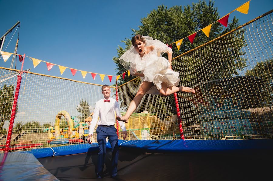 Fotógrafo de casamento Artem Krasnyuk (artyomsv). Foto de 7 de março 2018