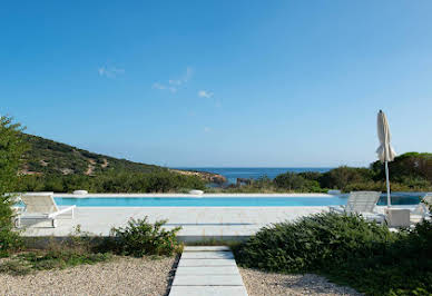 Villa avec piscine en bord de mer 3