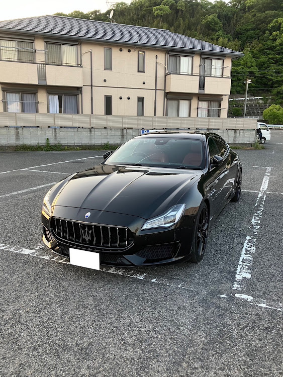 クアトロポルテのシラザン50・ピカピカレインプレミアム・純水器・マセラティに関するカスタム事例の投稿画像2枚目