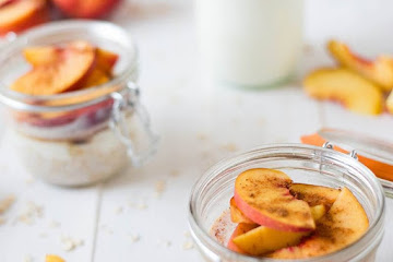 Fresh Peach Cobbler Overnight Oats