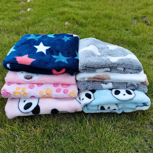 Pet Mat Dog Blankets Soft Flannel Fleece Warm Sleeping Beds Chihuahua Yorkshire For Newborn Puppies and Kittens Dog Sofa