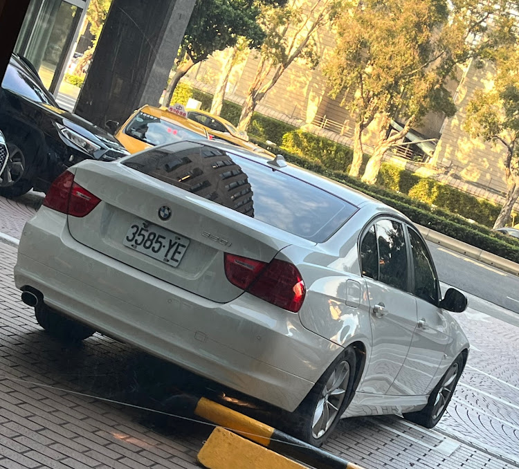 スカイラインの400R・台湾・ウユニ塩湖・12月もよろしくお願いしますに関するカスタム事例の投稿画像5枚目