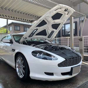 DB9 クーペ