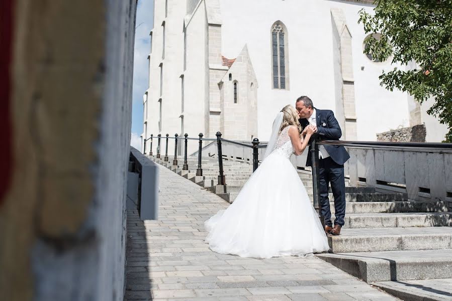 Fotografo di matrimoni Lucia Horvath (horvathlucia). Foto del 8 aprile 2019