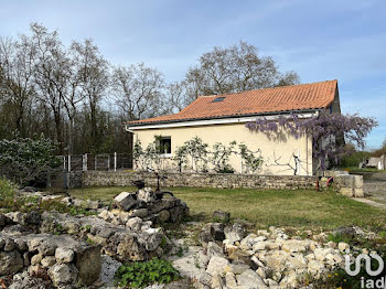 maison à Roullet-Saint-Estèphe (16)