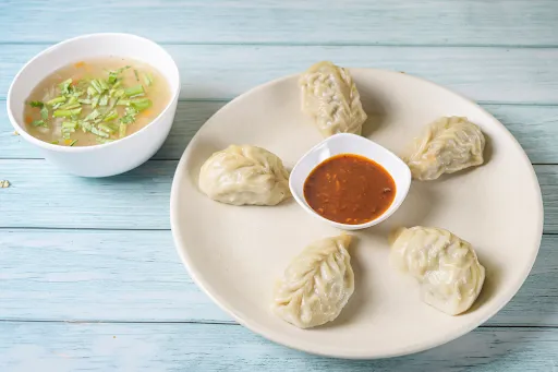 Steamed Chicken Momos [5 Pieces] With Chicken Soup