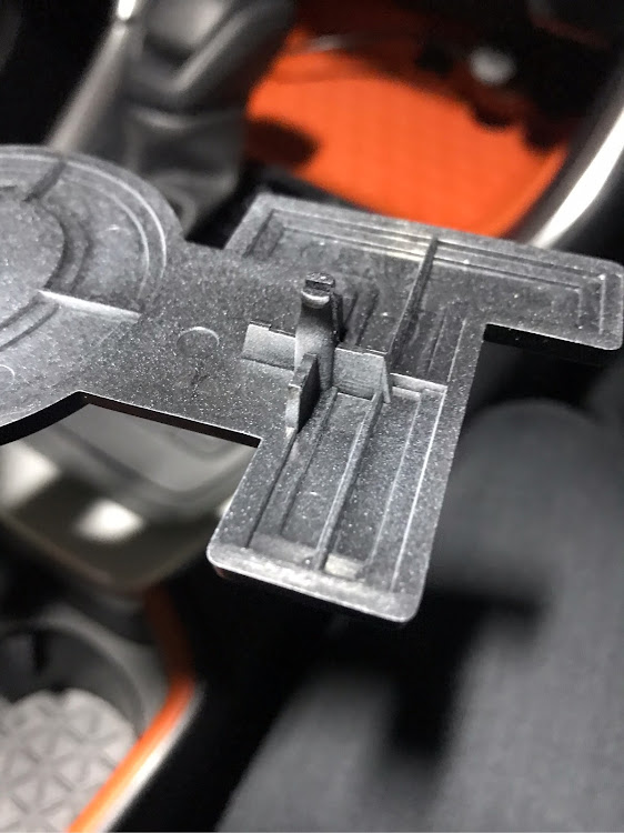 RAV4のDIY・エンブレムに関するカスタム事例の投稿画像4枚目