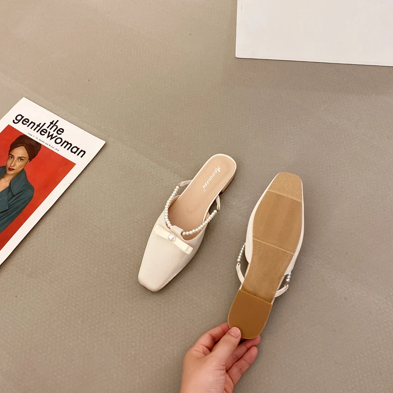 Sandalias y zapatillas suaves Late Evening Breeze para mujer, confort y estilo para tus pies, ideales para relajarse por la tarde noche.