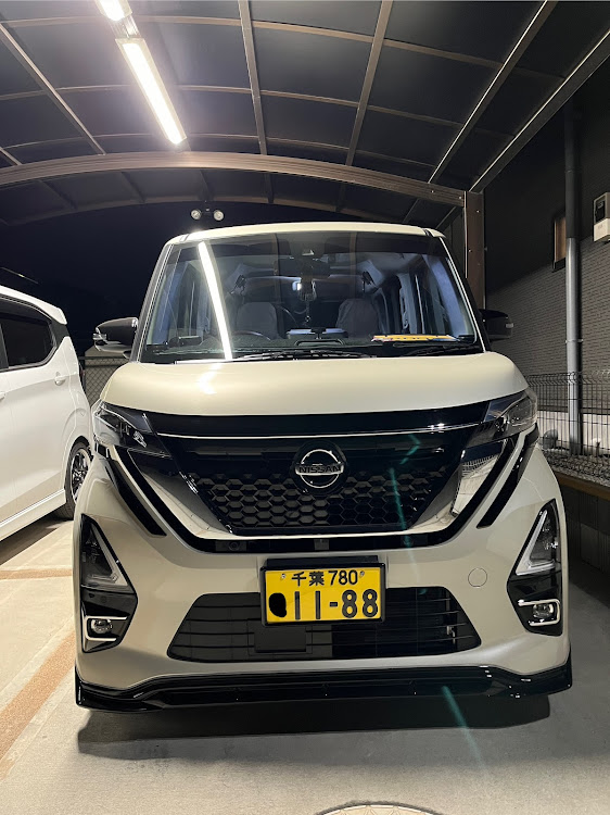 ルークスのDIY・日産純正ナンバーフレーム・自己満足の世界・春一番に関するカスタム事例の投稿画像1枚目