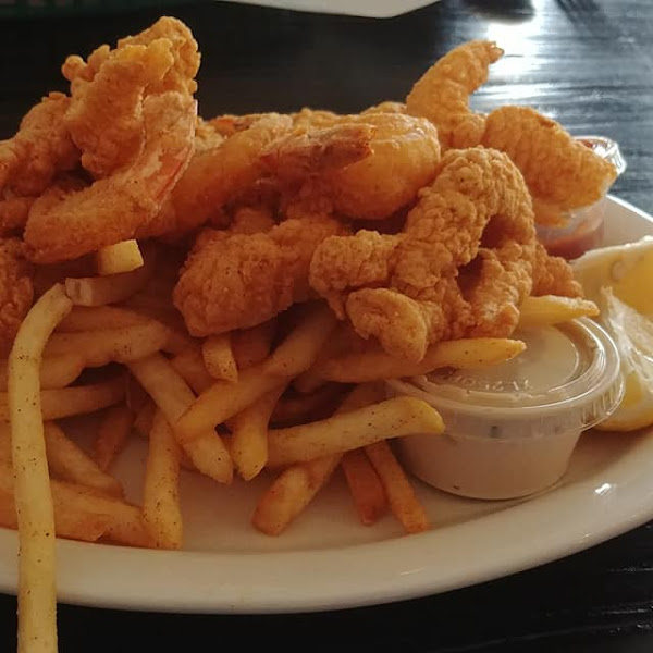 Seafood Platter (shrimp & catfish)