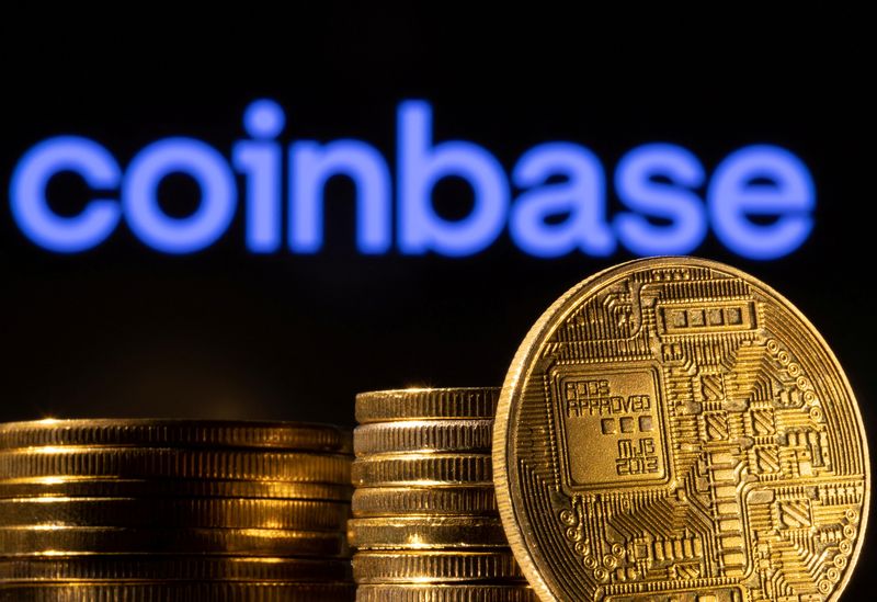 Coinbase глубоко погружена в шиткоины, как и SEC