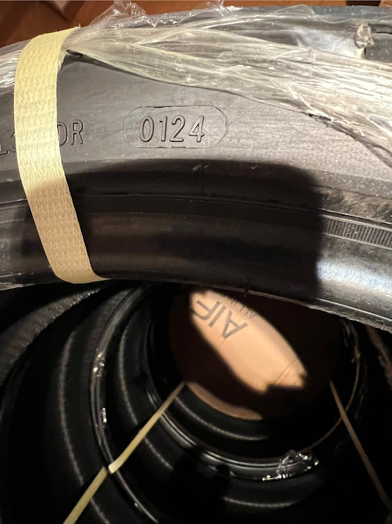 GR86のgr86・255/35R18・シバタイヤ・TW200T・タイムアタックに関するカスタム事例の投稿画像2枚目