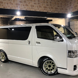 ハイエースバン TRH200V