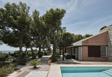 House with pool and terrace 3