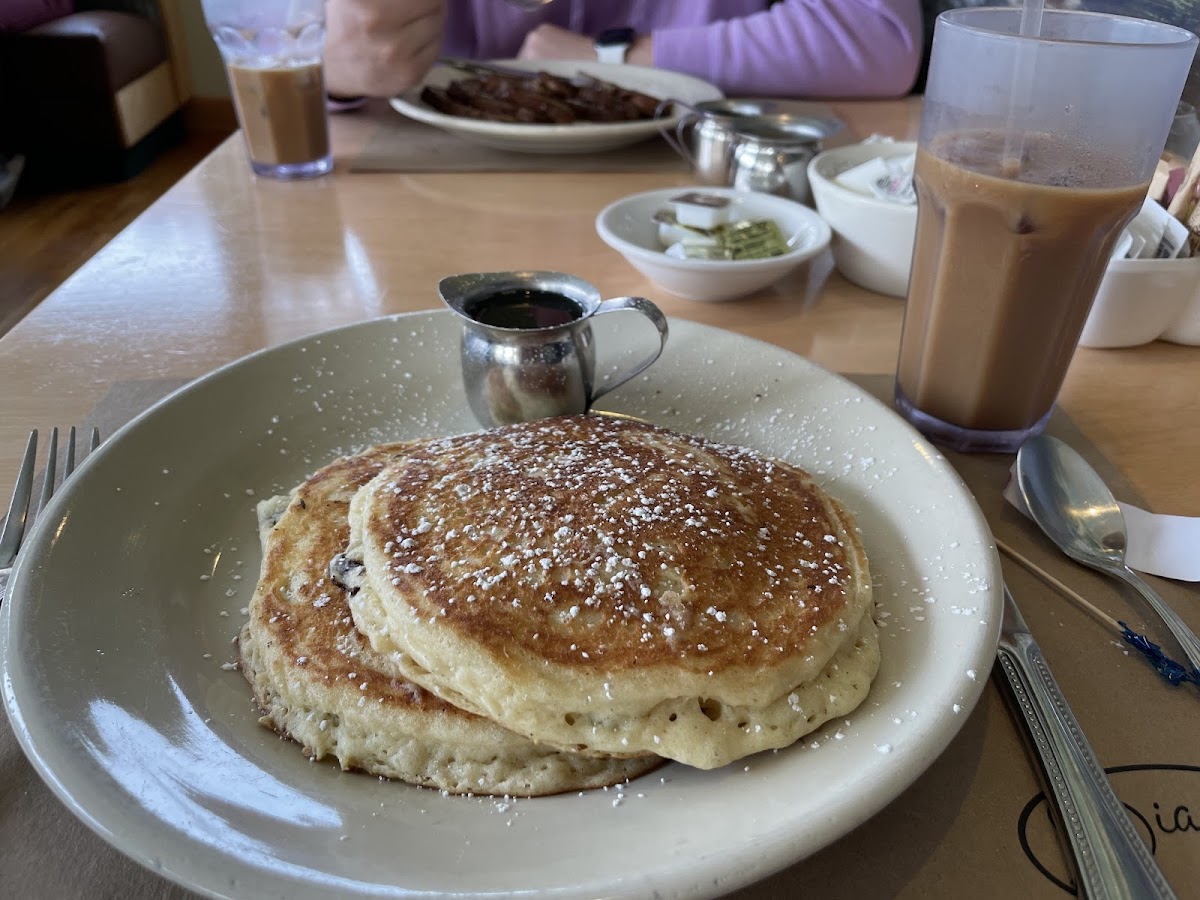 GF choc chip pancakes!