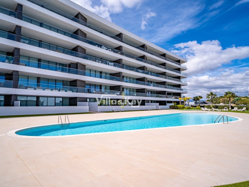 Modern building with outdoor swimming pool - Prestige apartment for sale in São Gonçalo de Lagos, 3 bedrooms