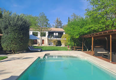 Villa avec piscine et jardin 11