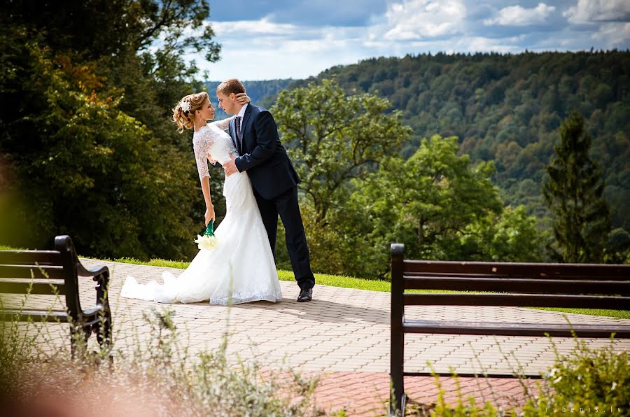 Wedding photographer Romualds Rubenis (rubenis). Photo of 24 September 2014