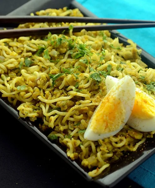 Boiled Egg Maggi With Veggies & Lime Soda (Sweet)(300Ml)