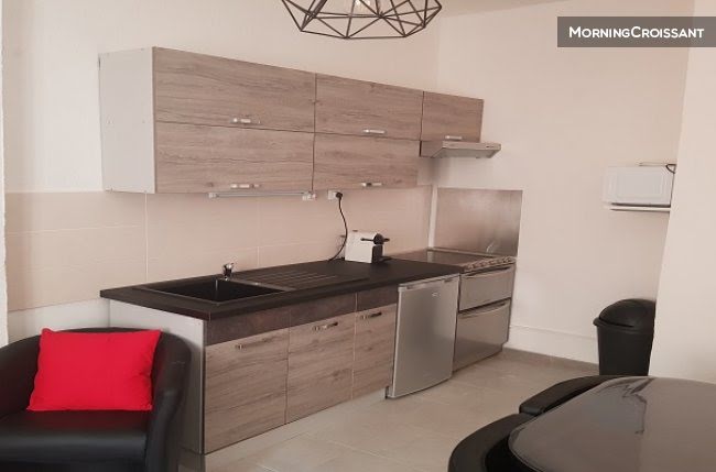 Location meublée appartement 2 pièces 36 m² à Salon-de-Provence (13300), 1 027 €