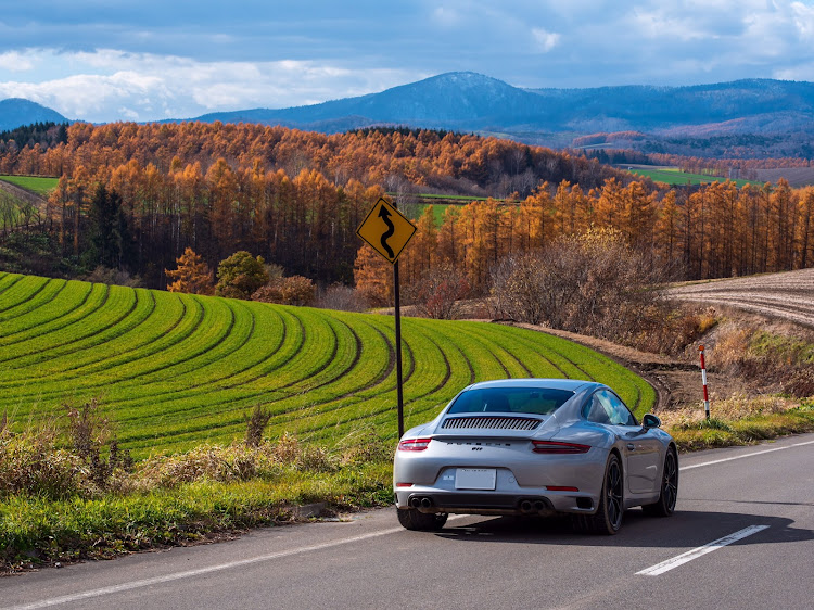 911 クーペのポルシェ911🚗・晩秋の美瑛🍂🍁・北海道・discover＿ct・GTシルバー愛好会に関するカスタム事例の投稿画像2枚目