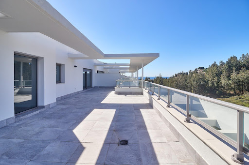 Apartment with terrace and pool 3