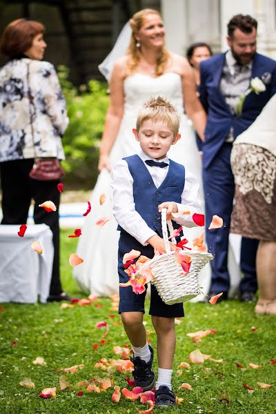 Fotografo di matrimoni Sven Adrian (svenadrian). Foto del 27 dicembre 2020