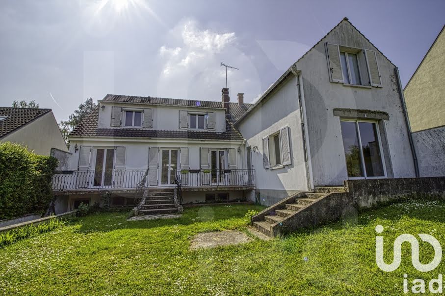 Vente maison 10 pièces 258 m² à La Neuville-sur-Essonne (45390), 262 000 €