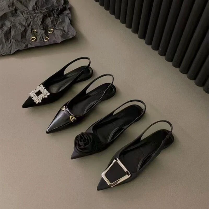 Zapatos elegantes de verano Baotou negros planos con punta fina y brillantes para un look sofisticado y cómodo.