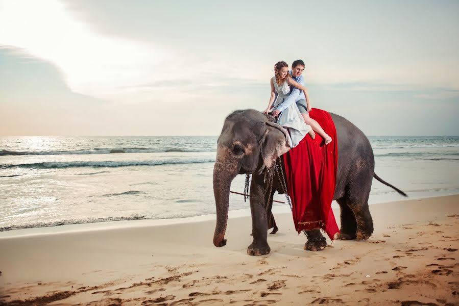 Fotógrafo de casamento Andrey Svadebnik (svadebnik). Foto de 15 de março 2021